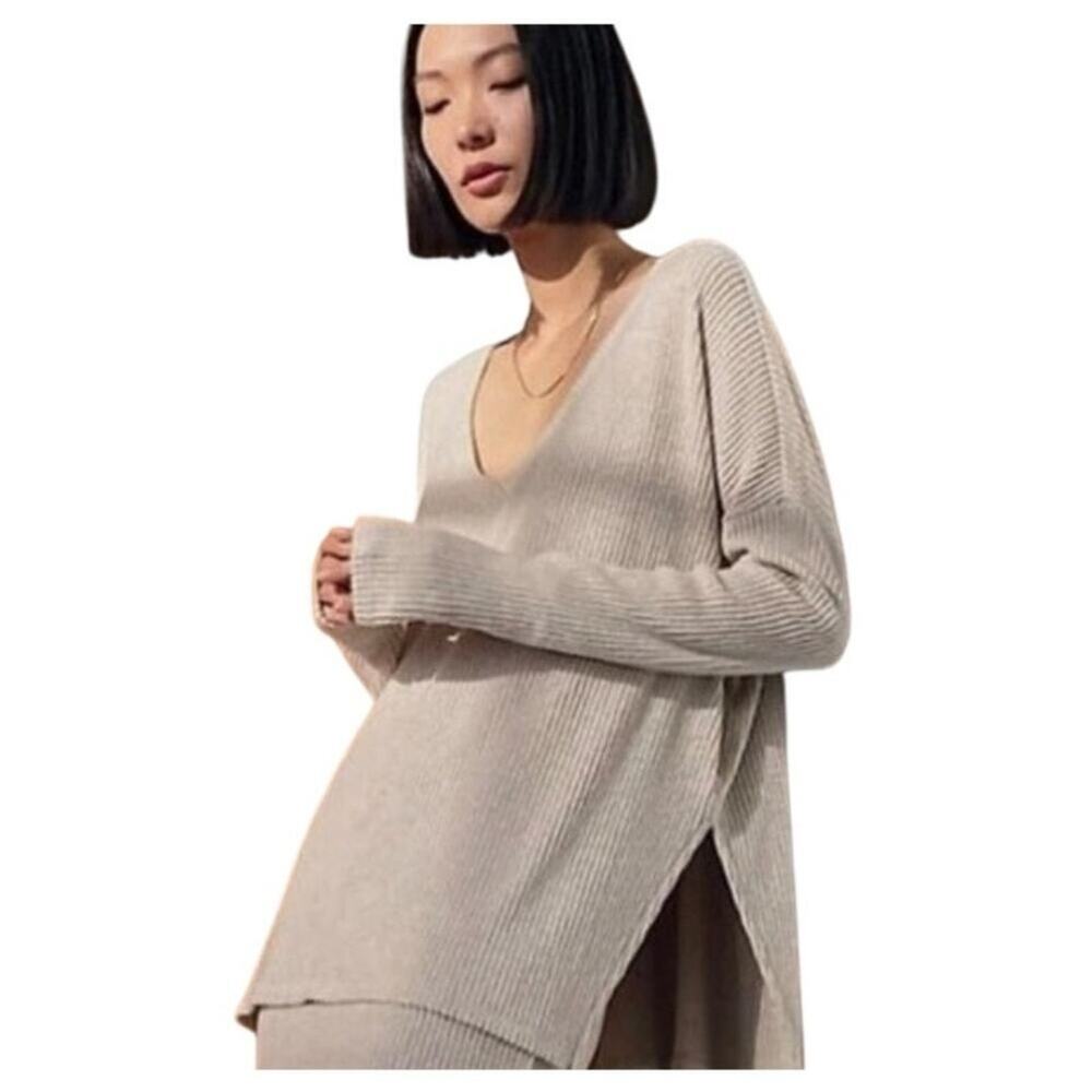 The Group Babaton Ribbed V Neck Oversized Long Sleeve Sweater‎ Light Beige